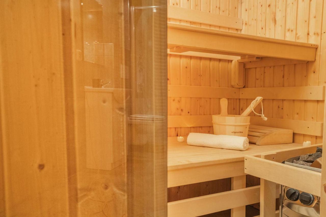 Wellness Studio! Finnish Sauna, Whirlpool, Gym & More! 프라하 외부 사진